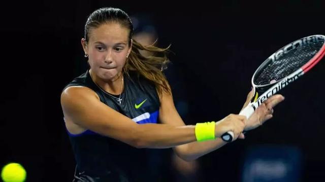 体坛名场面｜钢铁战神唐佳丽巅峰一战，连进25脚吊射荷兰队，宛如中国玛塔腾讯+5.