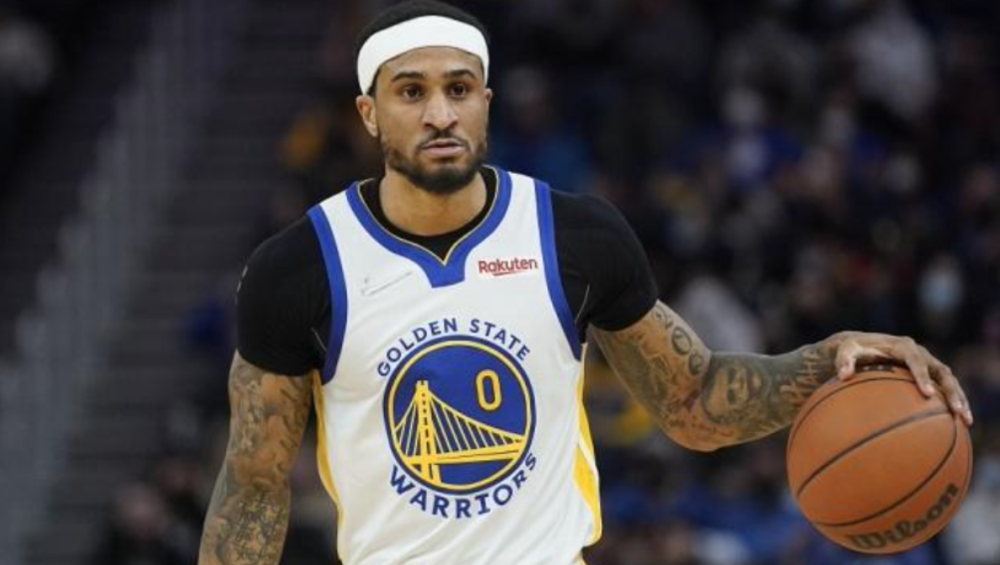 专访国足队长王大雷：压力让我们老队员承担.