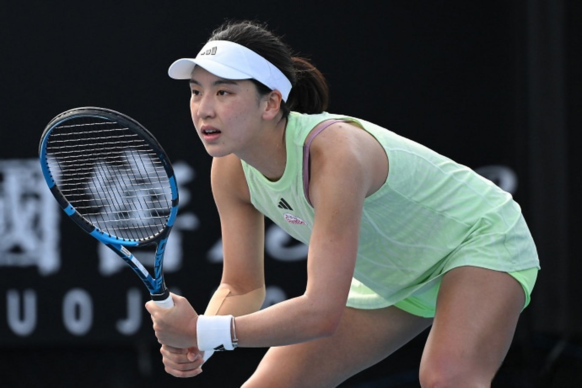 换个角度再看一次阿门这个球飞了多远，空中还闪过一人