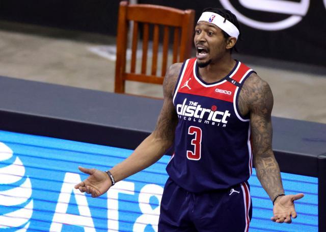 阿门反击送助攻 贾巴里·史密斯双手暴扣